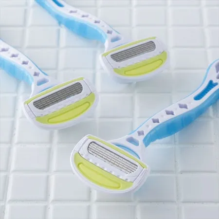 Kai Aquafit Moisturizing Razor